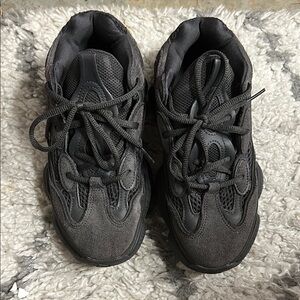 Yeezy 500-